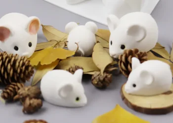 Create Perfect Mousses and Chocolates with This Versatile Silicone Baking Mold