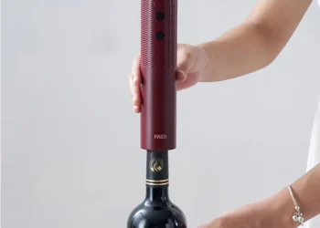 Effortless Wine Opening Made Easy with This Compact Rechargeable Corkscrew