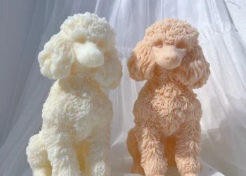 Create Adorable Dog-Shaped Soy Candles with This Easy-to-Use Puppy Mold