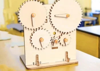 Explore the Benefits of Building Mechanical Gear Models for Kids’ STEM Learning