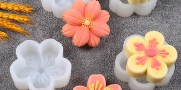 Create Stunning DIY Crafts with This Versatile Silicone Mold for Candles and Soap