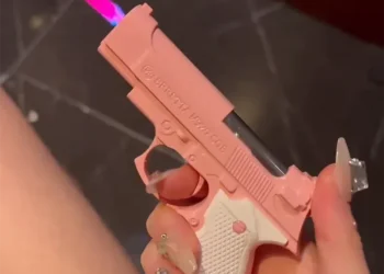 Reliable Windproof Butane Torch Lighter for Outdoor Smoking and Camping