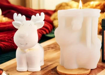 Create Festive Holiday Candles Easily with This Durable Reindeer Silicone Mold Create Festive Holiday Candles Easily with This Durable Reindeer Silicone Mold